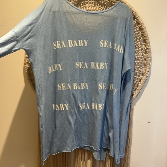 WILDFOX ~ M~ Blue 'Sea Baby' Graphic Long Sleeve - Picture 11 of 17